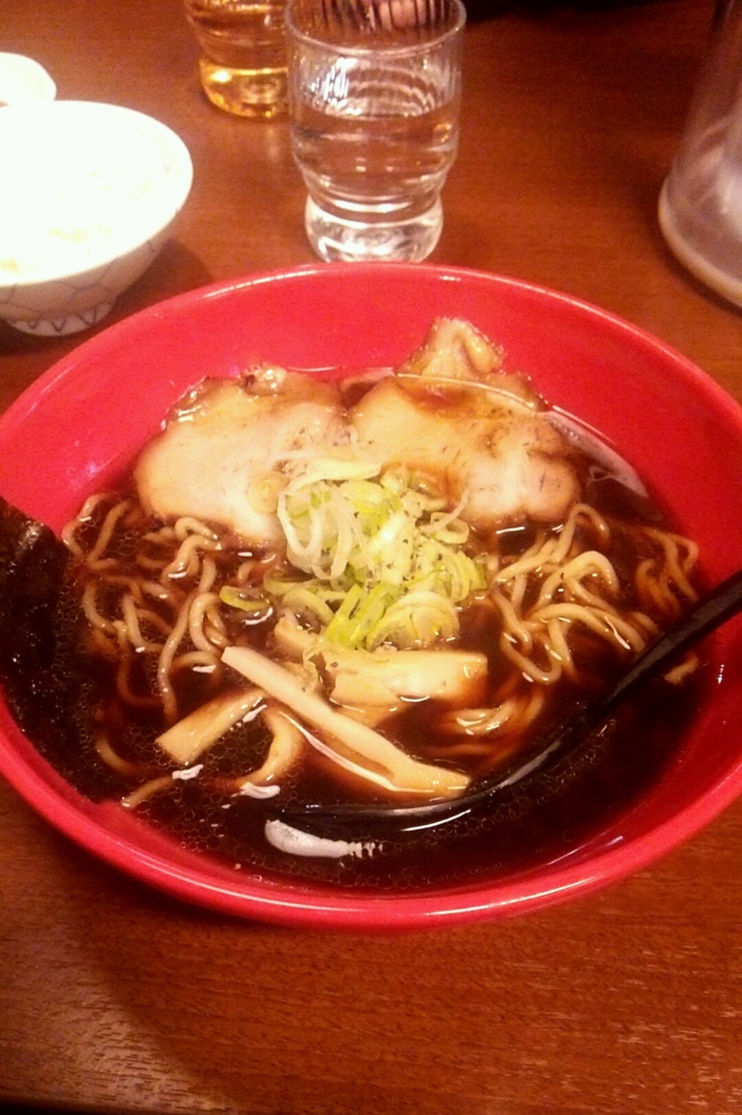 ブラックラーメン（富山ブラック）麺家いろは