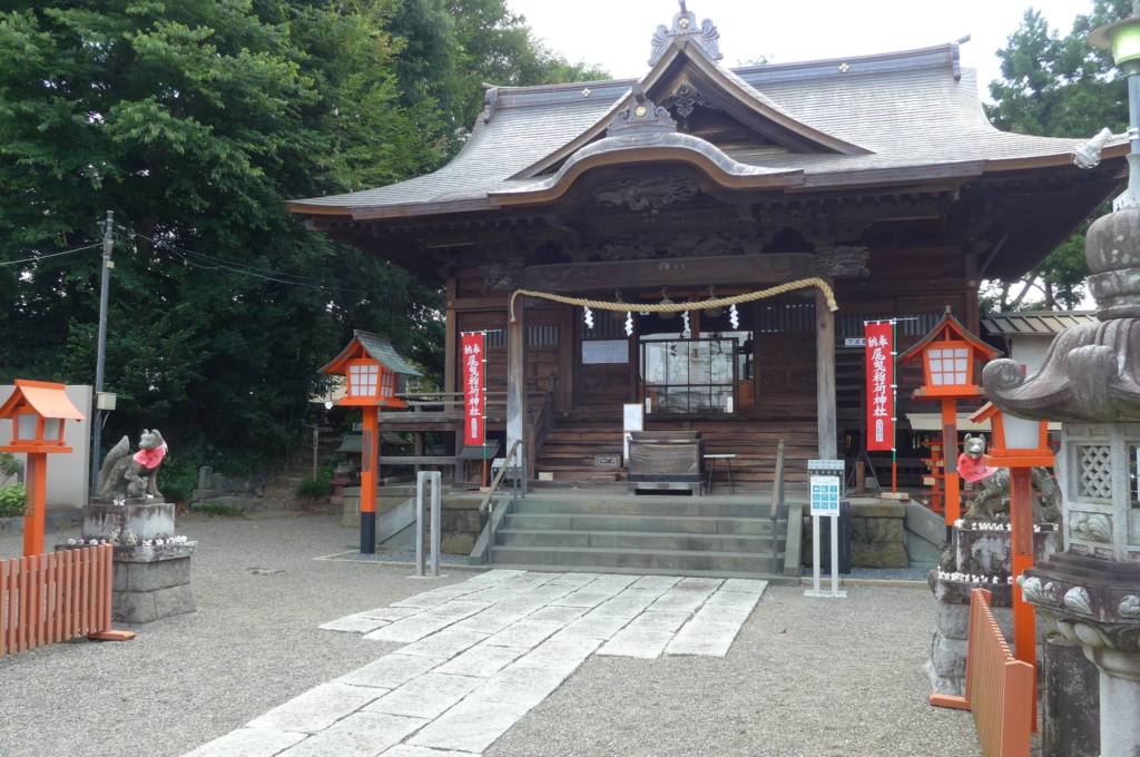 尾引稲荷神社拝殿